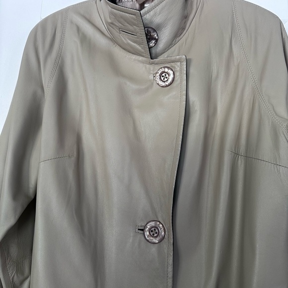 Leather jacket - Picture 2 of 3